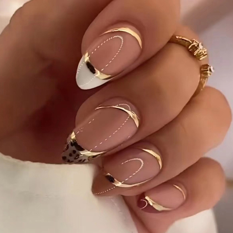 Nail Art Leopard - Mittellange künstliche Nägel für Frauen und
