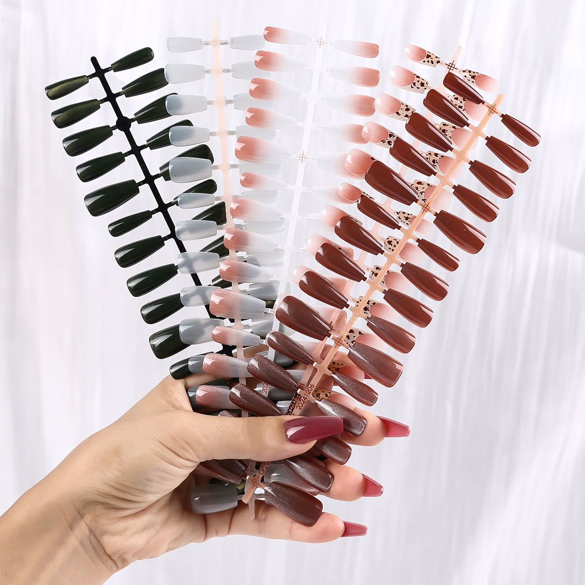 Nail Art Ombre Pink - 30 Stück ovale, kurze, rosa Nägel