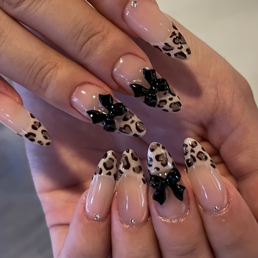 Nail Art Leopard - 24 Stück Französische Mandel-Press-on-Nägel mit Leopardenmuster,