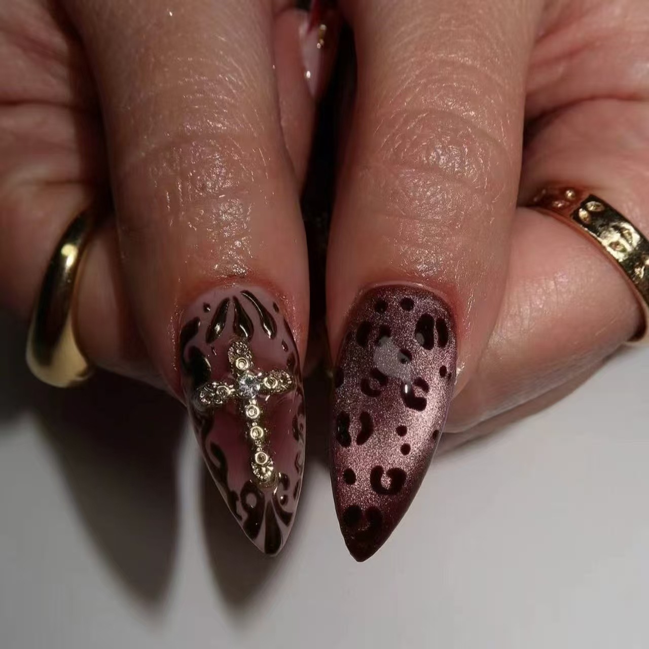 Gradient-Weinrotbraune künstli – Nail Art Leopard Bewertung und Preis